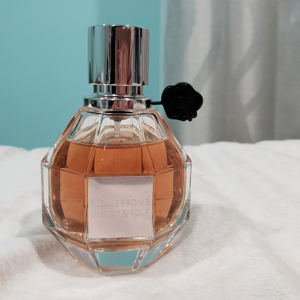 Viktor & Rolf Flowerbomb Eau de Parfum Spray